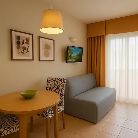 Benalbeach Costa 公寓 *